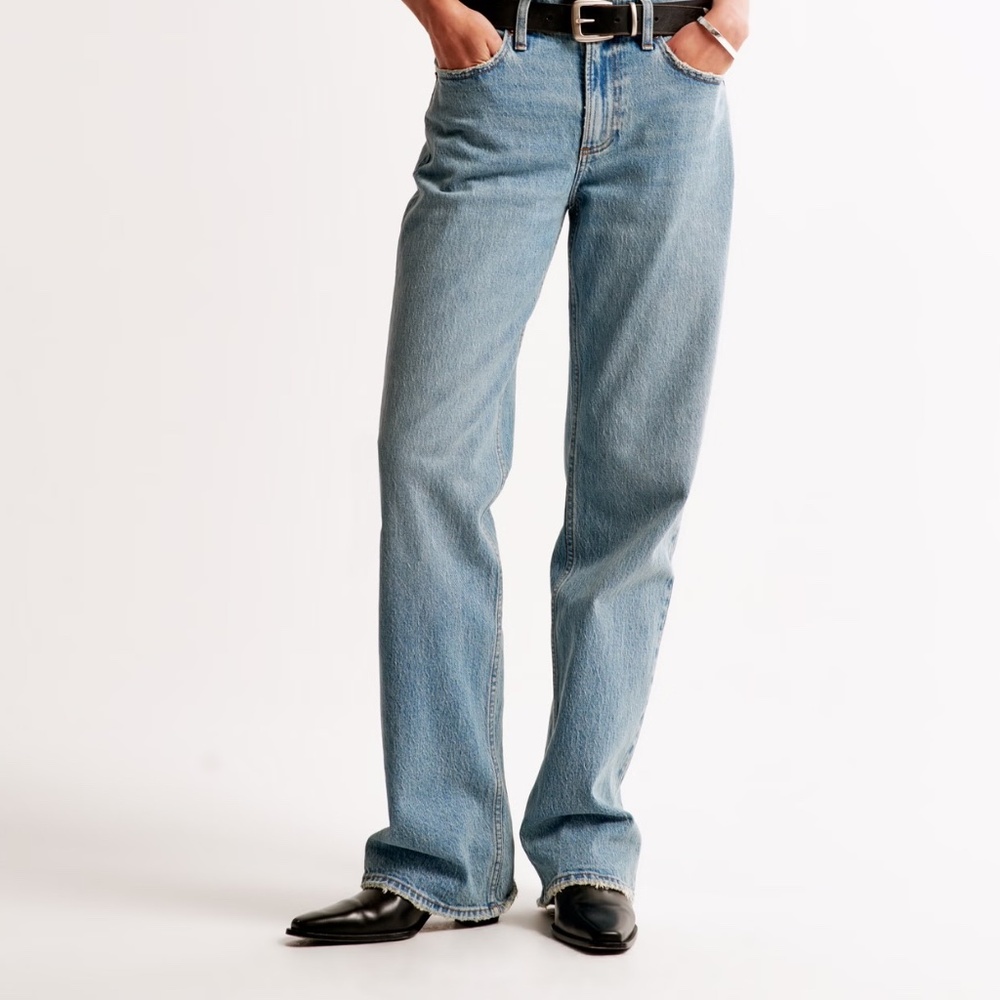 Abercrombie & Fitch The ‘90s Baggy Low Rise